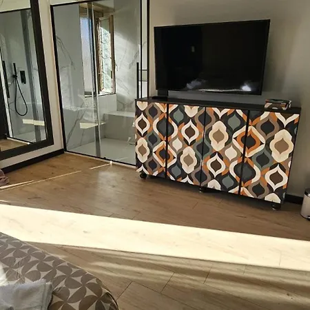 Urban Glow Apartment